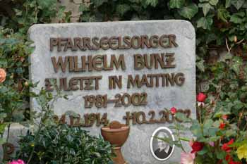 Foto: Rainer Kühne - Grabstein von Pfarrer Wilhelm Bunz